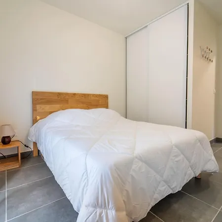 Apartment Neuf A : Confort & Proximite De La Avec Parking - Fr-1-50-155